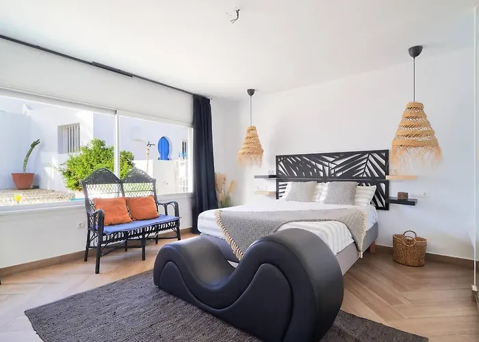 Salt Pool Bliss Torremolinos