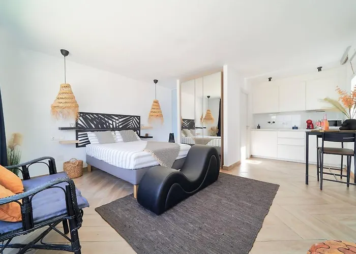 Lägenhet Salt Pool Bliss