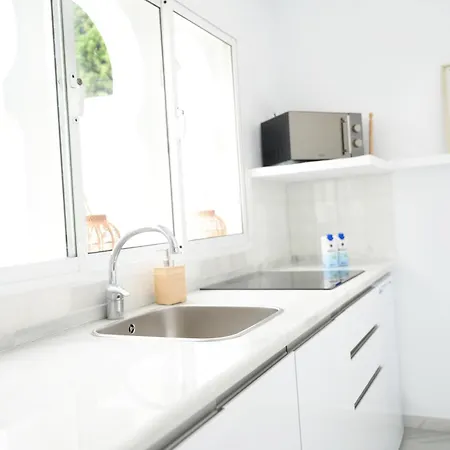 Salt Pool Bliss * Τορρεμολίνος